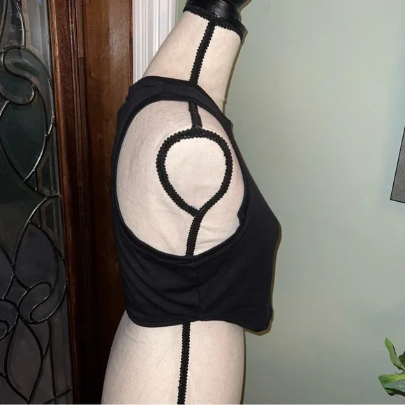 Nike Black Sleeveless Cropped Tank Top - Picture 6 of 10